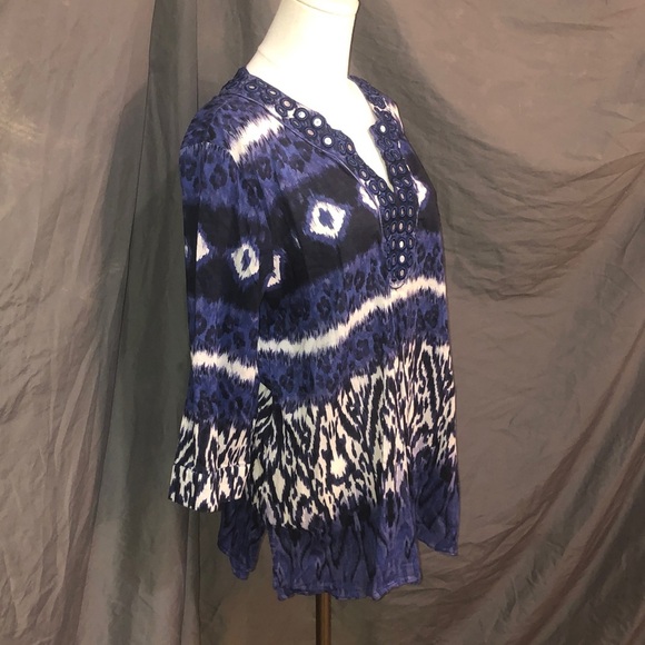 Chico's Navy and White Tunic with Patterned Design - Picture 5 of 9